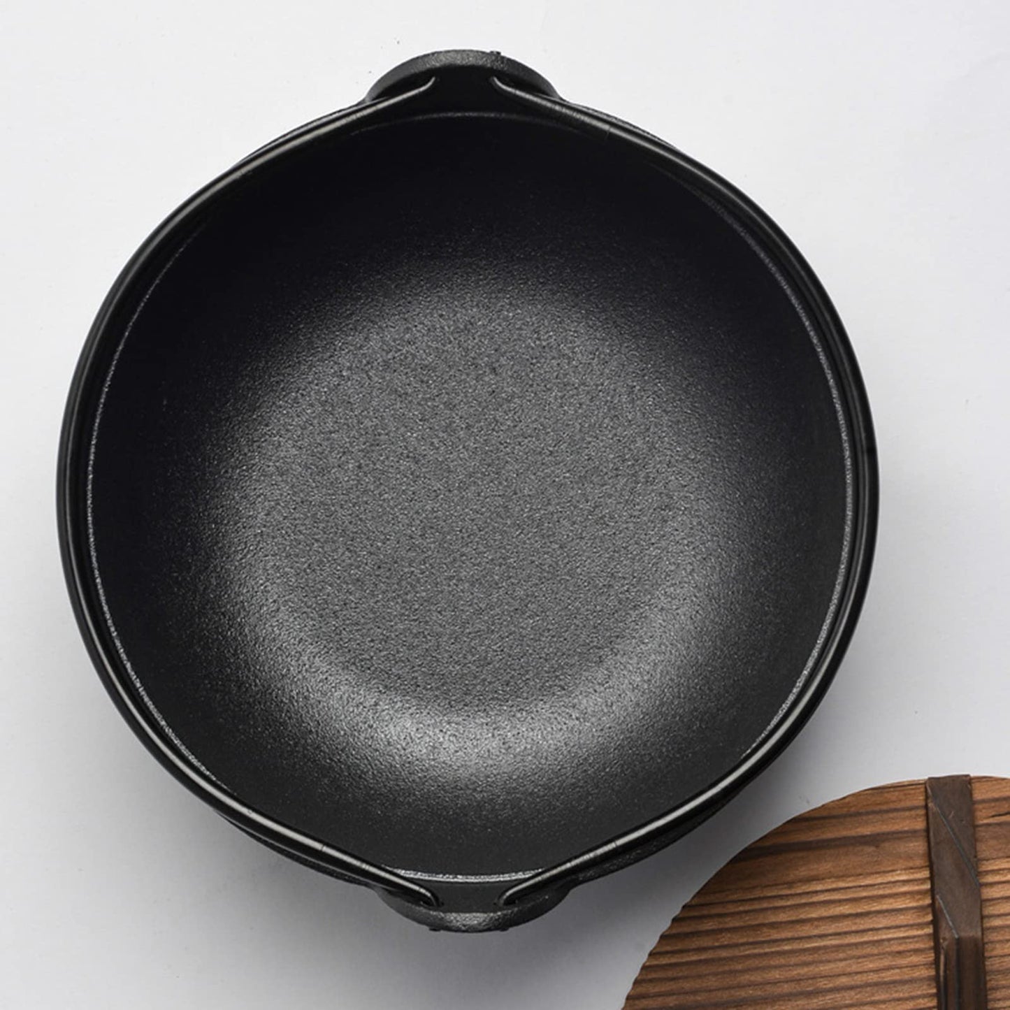 Japanese-Style Cast Iron Sukiyaki Pot with Wooden Lid – 29cm